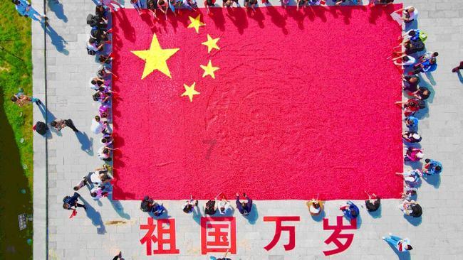 93年一智障光棍收养弃婴,23年后养女起诉断绝关系,法院判决支持